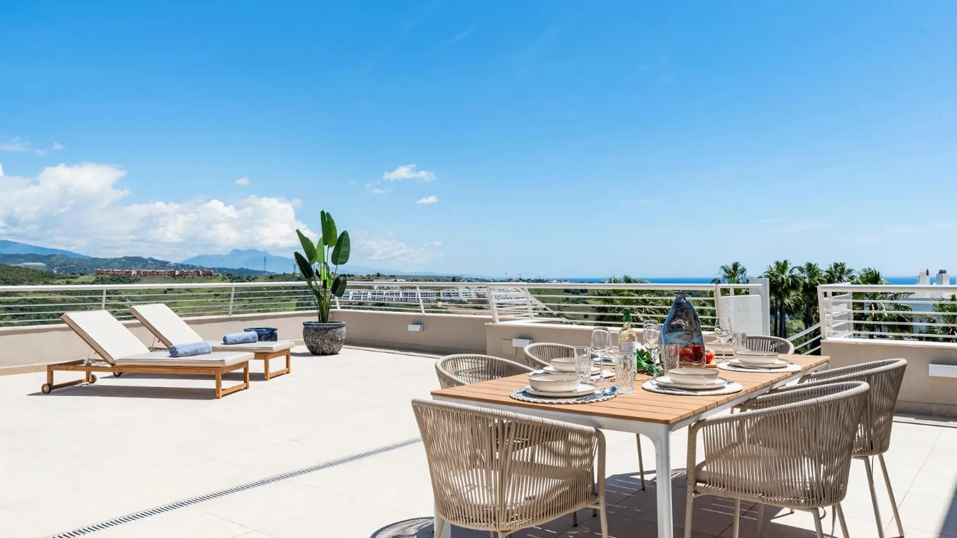 شقة Royal Penthouse Sunny Golf إِستيبونا إسبانيا