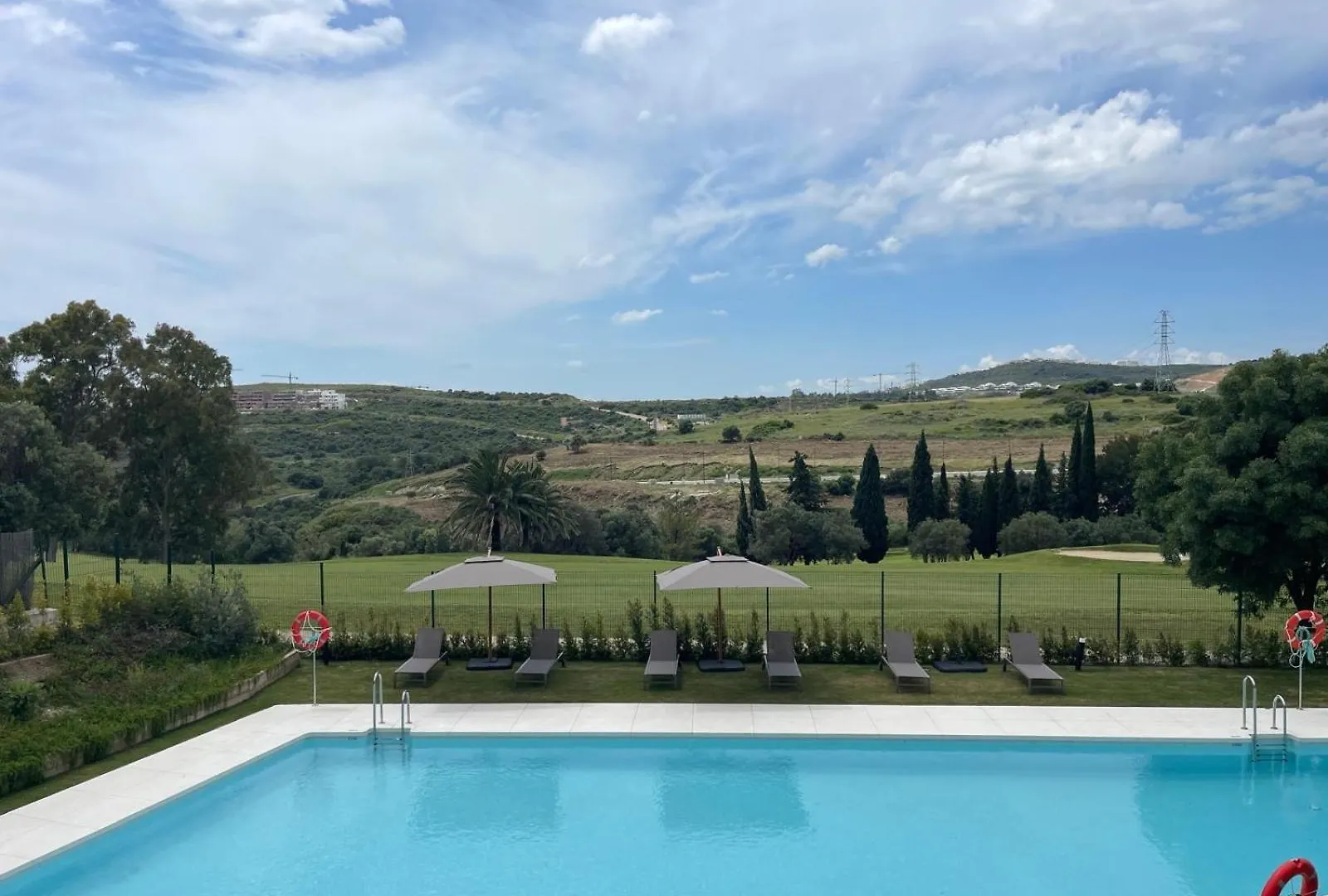 شقة Royal Penthouse Sunny Golf إِستيبونا إسبانيا